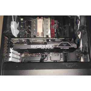 Încape lejer întrun case compact ATX.