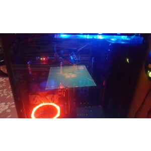 interiorul imi place ca nu are rack urile useless pt cate 3 sau 9 dvd readere si tot acelasi...