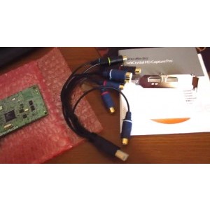 Pachetul contine placa de capturat Avermedia DarkCrystal HD Capture Pro pe PCI-E X1, cablu...