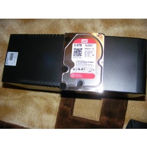 Conparatie ca marime intre 1 HDD de 3 T si el .