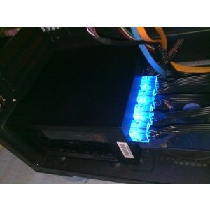 Conectorii modulari. Arata bestial in Zalman Z11. Imi cer scuze pentru managementul cablurilor.