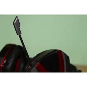 Microfon retractabil.