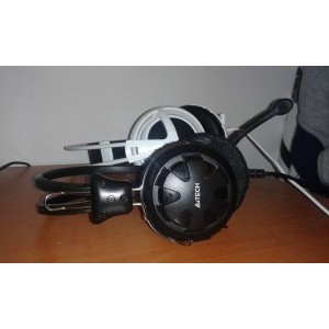 Comparatie intre A4Tech HS-28 si SSS V2