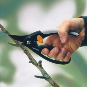 Fiskars Foarfeca cu garda de protectie P44