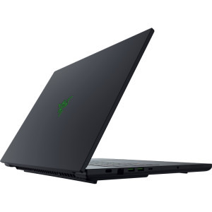 Razer Gaming 18'' Blade 18, UHD+ 240Hz / FHD 440Hz, Procesor Intel® Core™ Ultra 9 275HX (36M Cache, up to 5.40 GHz), 32GB DDR5, 1TB SSD, GeForce RTX 5080 16GB, Win 11 Home, Black