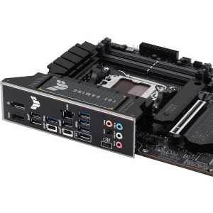 ASUS TUF GAMING X670E PLUS