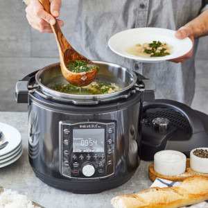 Instant Pot Multicooker 10-in-1 Pro 8, 1200W, 7.6L, Negru