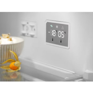 Electrolux LNT7ME36K2, 366 L, No Frost, Control electronic, Multi Flow, Iluminare LED, Clasa E, 201 cm, Negru