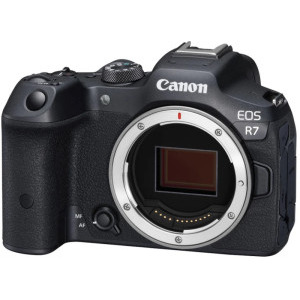Canon EOS R7 Body Black + Obiectiv RF-S 18-150mm F3.5- 6.3 IS STM
