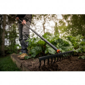Fiskars Grebla pentru sol Solid, 1540mm, 358g