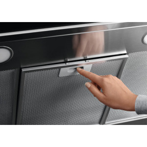Electrolux insula EFI739X, Putere de absorbtie 740 m3/h, 1 motor, 90 cm, Conectivitate plita, Functie Breeze, Inox
