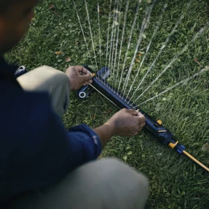 Fiskars Aspersor oscilant X-Series M
