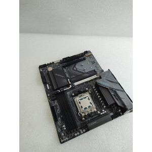 Startup Kit AMD Ryzen 7 9800X3D 4.7GHz + GIGABYTE X870 GAMING WIFI6